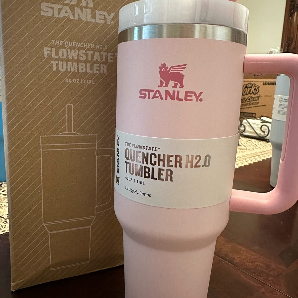 Stanley Pink Quencher H2.0 Tumbler